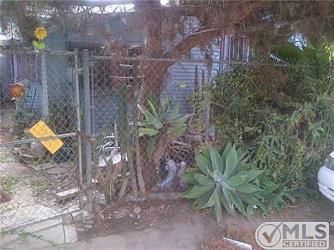 2nd image of 331 1/2 W San Ysidro Blvd