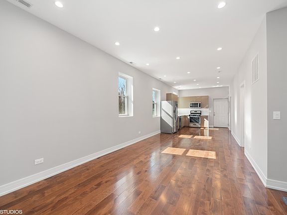 3rd image of 2510 S Sacramento Ave #2