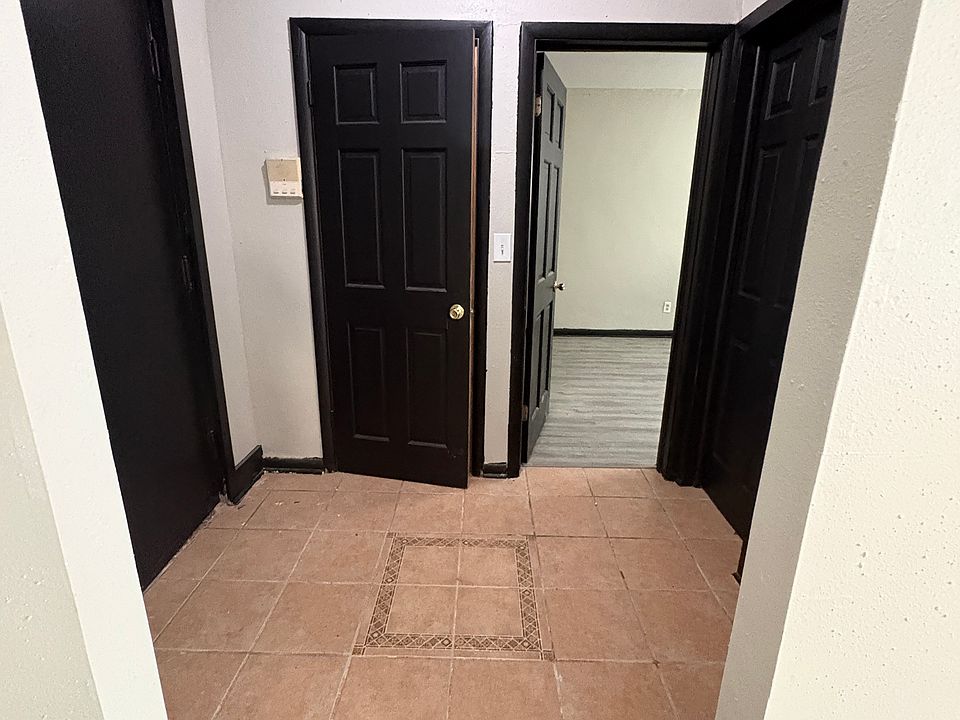 1st image of 843 N 24th St #304