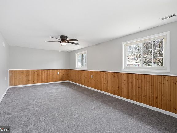 5th image of 22 Raintree Dr