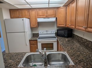 2765 Woodgate Ln #203, Sarasota, FL 34231