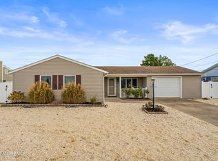 21 Peg Leg Way, Waretown, NJ 08758