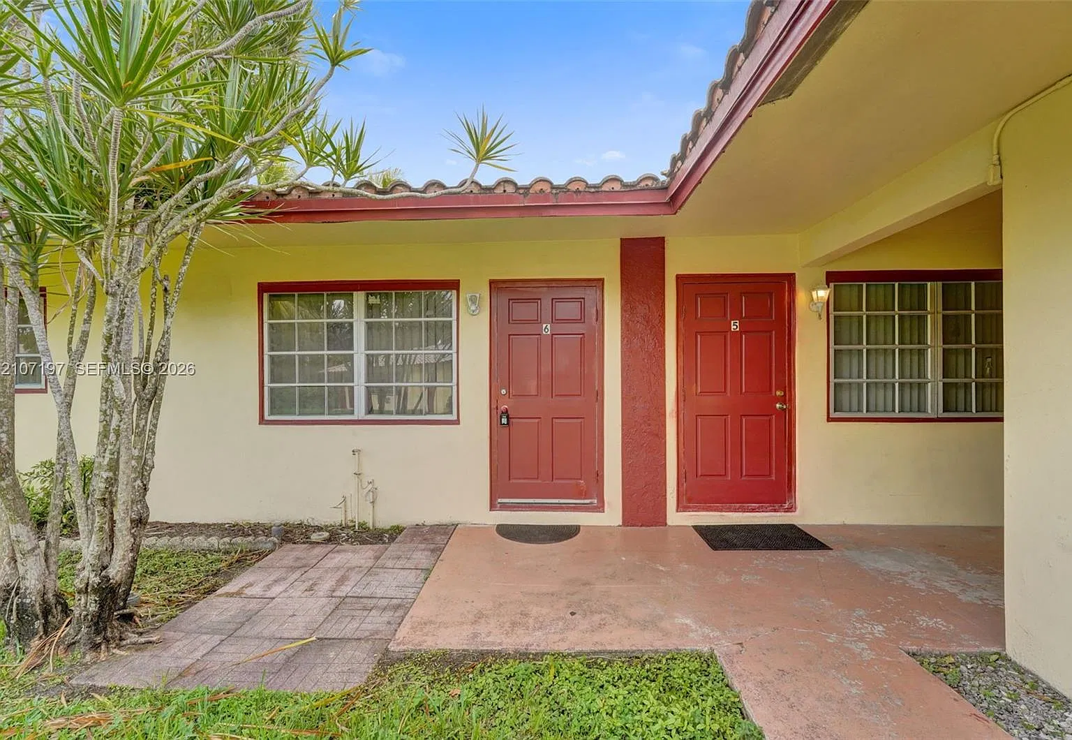 Coral Springs Lakes — Photo 2
