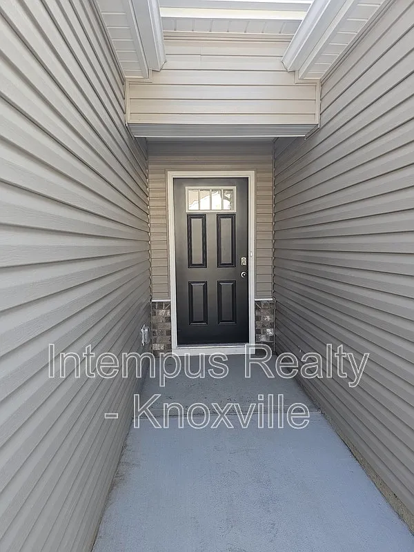 3 bed, 2.0 bath, 1343 sqft, $2,200 — Photo 4