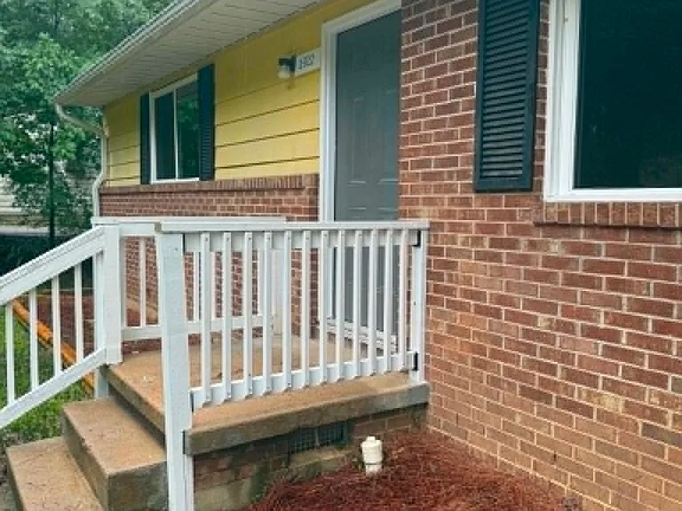 1922 Atkins Dr — Photo 2