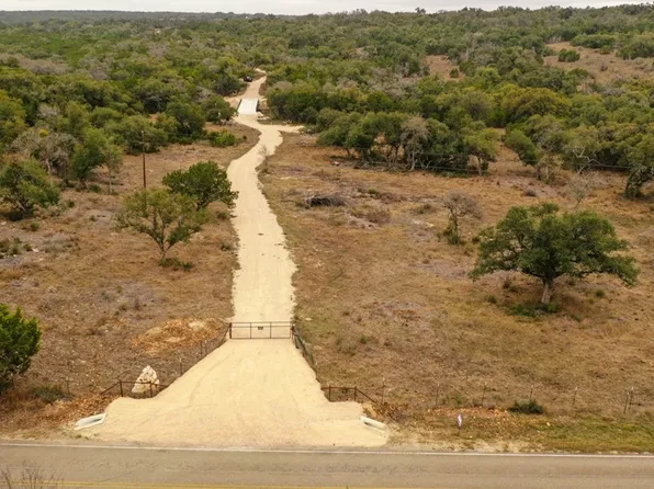 905 Hugo Rd, San Marcos, TX 78666