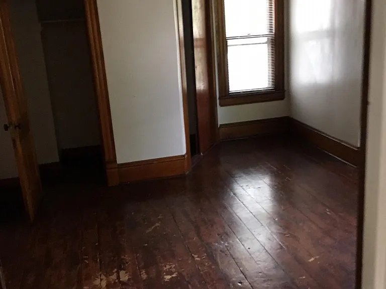906 Cass St #UPPER — Photo 4