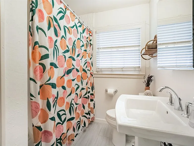 3439 Wentworth St #6 — Photo 7