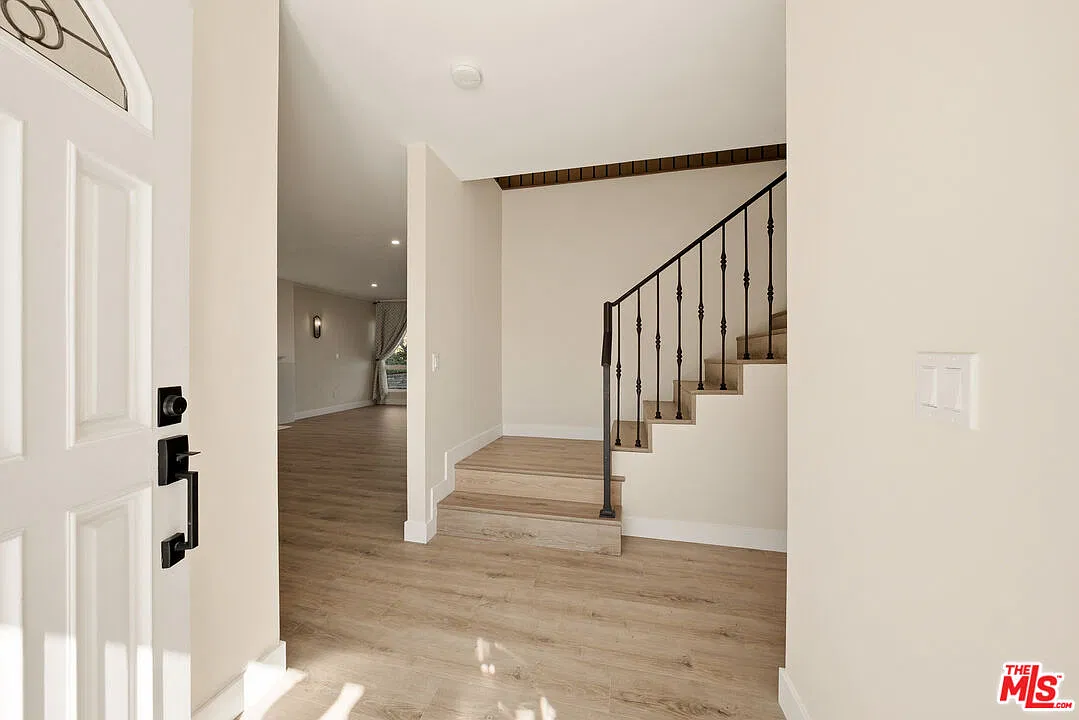 5 bed, 3.0 bath, 2622 sqft, $7,995 — Photo 4