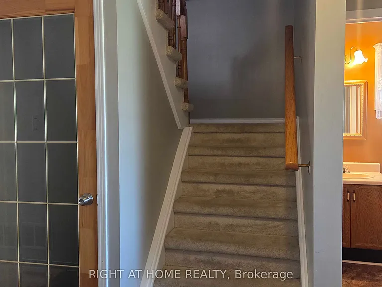 129 Heydon Ave — Photo 11