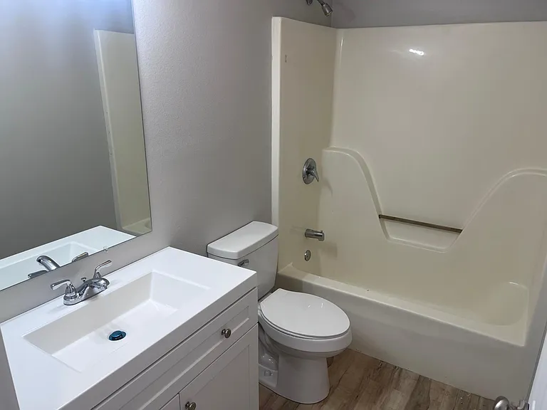 1620 W Mitchell St — Photo 4