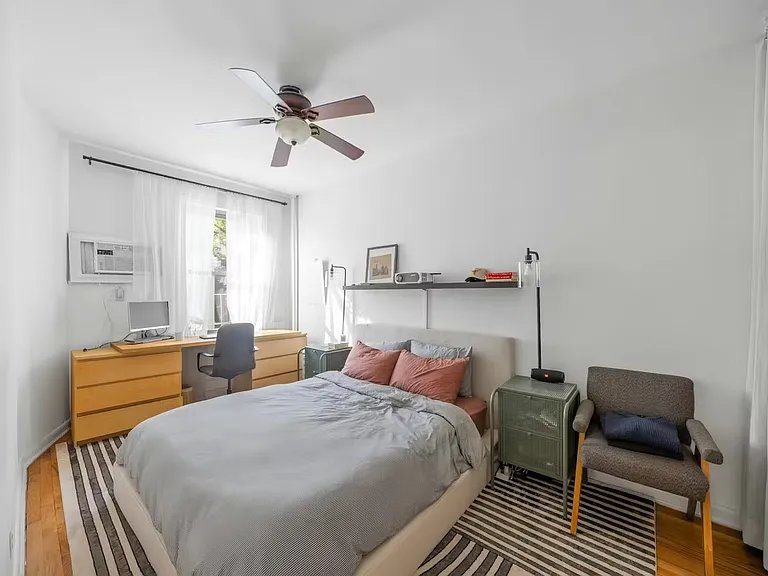 238 E 30th St #3R — Photo 6