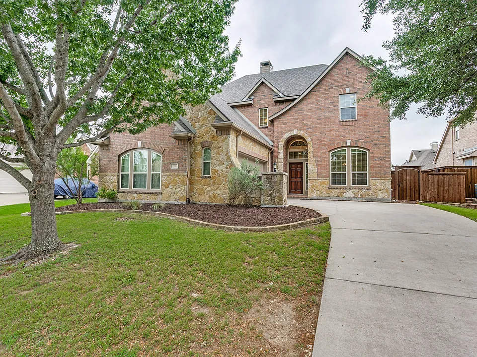 1806 Caprock Rd