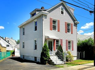 24 Kavrik St, Little Ferry, NJ 07643
