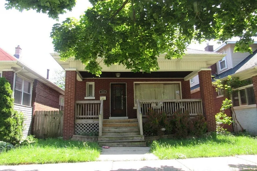 8123 S Bennett Ave photo 1