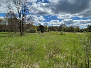 2 E Coon Lake Rd, Howell, MI 48843
