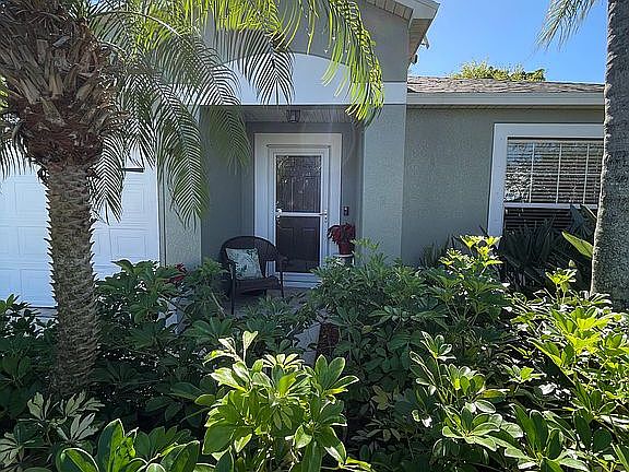 2nd image of 837 Greenleaf Cir