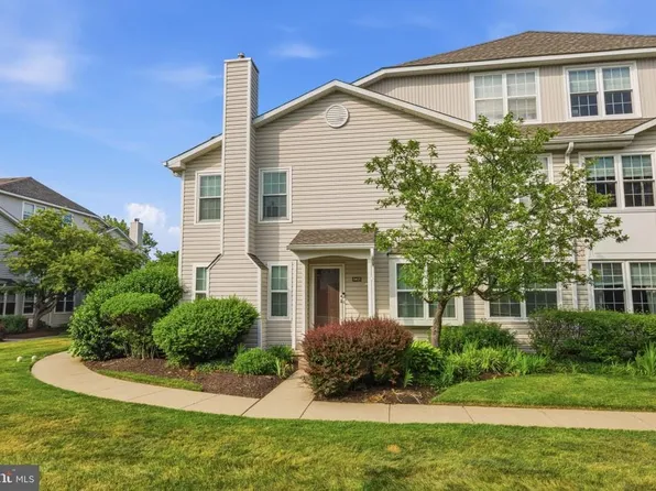 6405 Spruce Mill Dr, Yardley, PA 19067