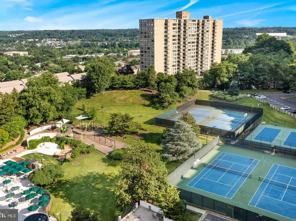 203 Yoakum Pkwy APT 1725, Alexandria, VA 22304