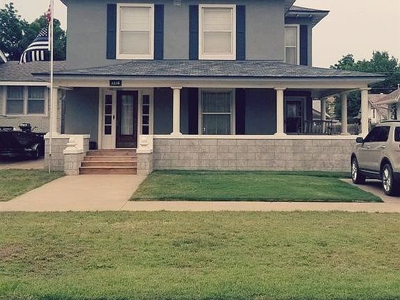 3rd image of 1216 W Cherokee Ave
