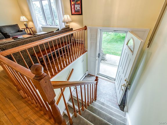 2nd image of 284 Waterbury Hill Road