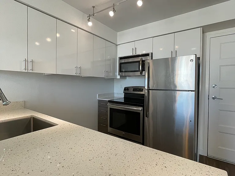Queen Anne Flats — Photo 49