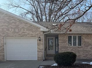 500 S 4th St, Fairbury, IL 61739