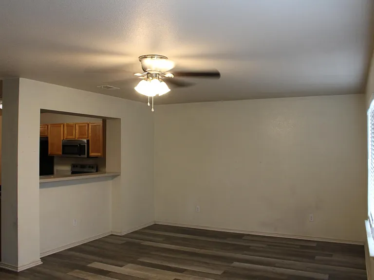 415 E 4th Ave #D — Photo 22