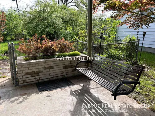 560 Bardot Dr Photo 1