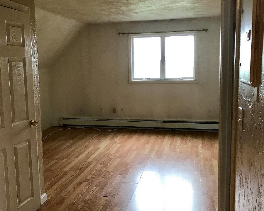 2nd image of 25-27 Hooper St