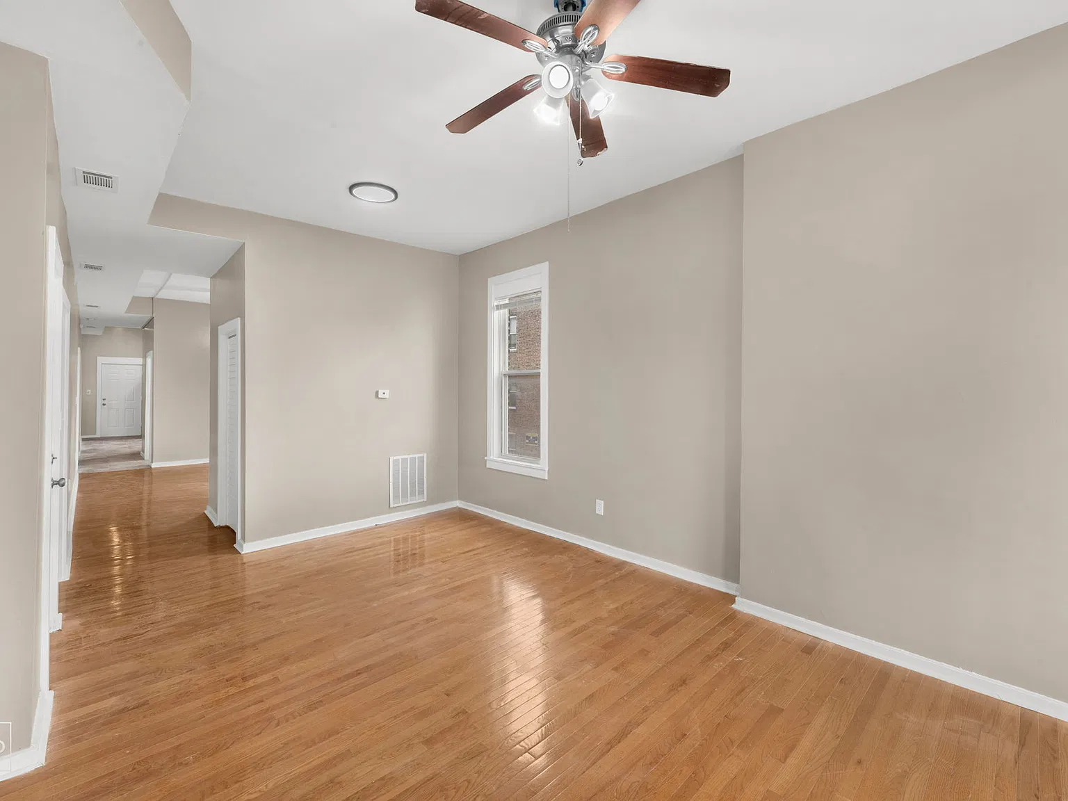 4 bed, 1500 sqft, $2,200 — Photo 3
