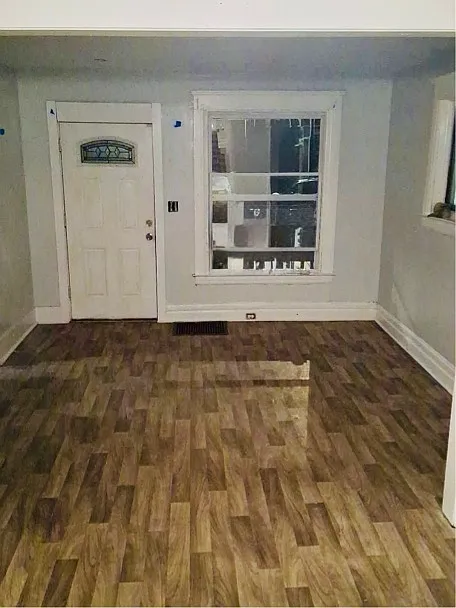 811 Baker Street - 1 — Photo 2