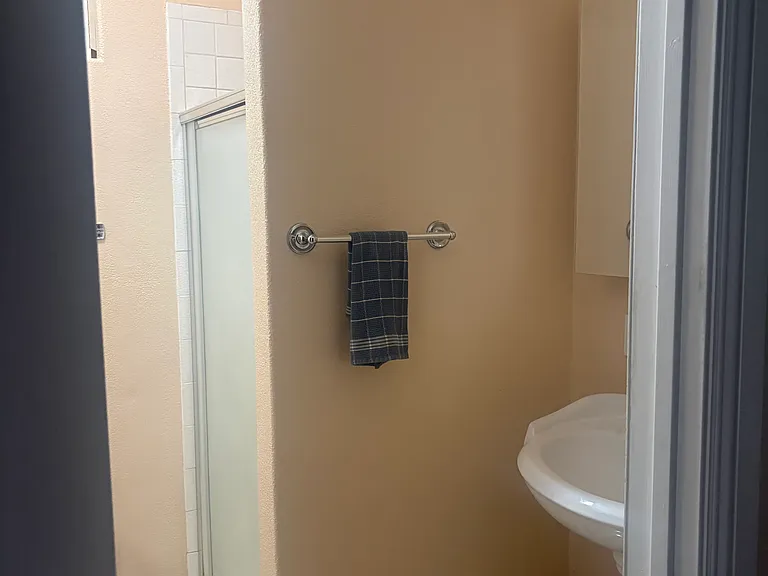 109 Sealane Ct #B — Photo 4
