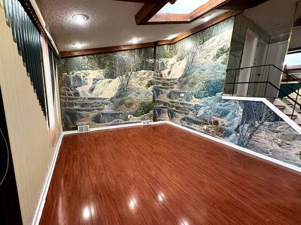 2440 Wainwright St, Camden, NJ 08104