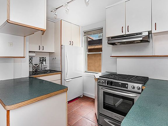 3rd image of 221 E 50th St #8AB