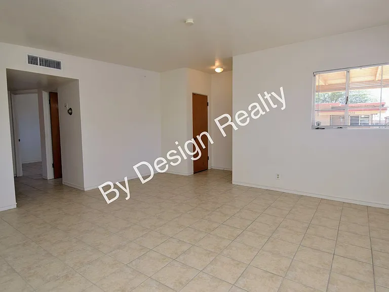 3551 E Water St — Photo 3