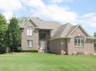 68948 Silver Fox Ln, Washington, MI 48095