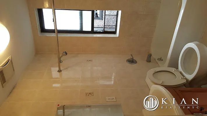 Rented by Kian Realty | media 18