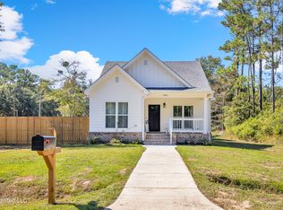 1003 Dorothy St, Ocean Springs, MS 39564