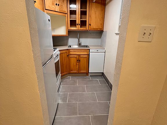 5th image of 1140 N Marion St APT 9