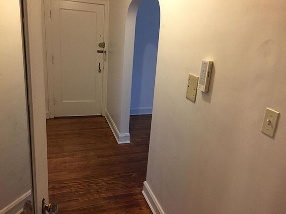 5th image of 7955 S Lasalle St #2