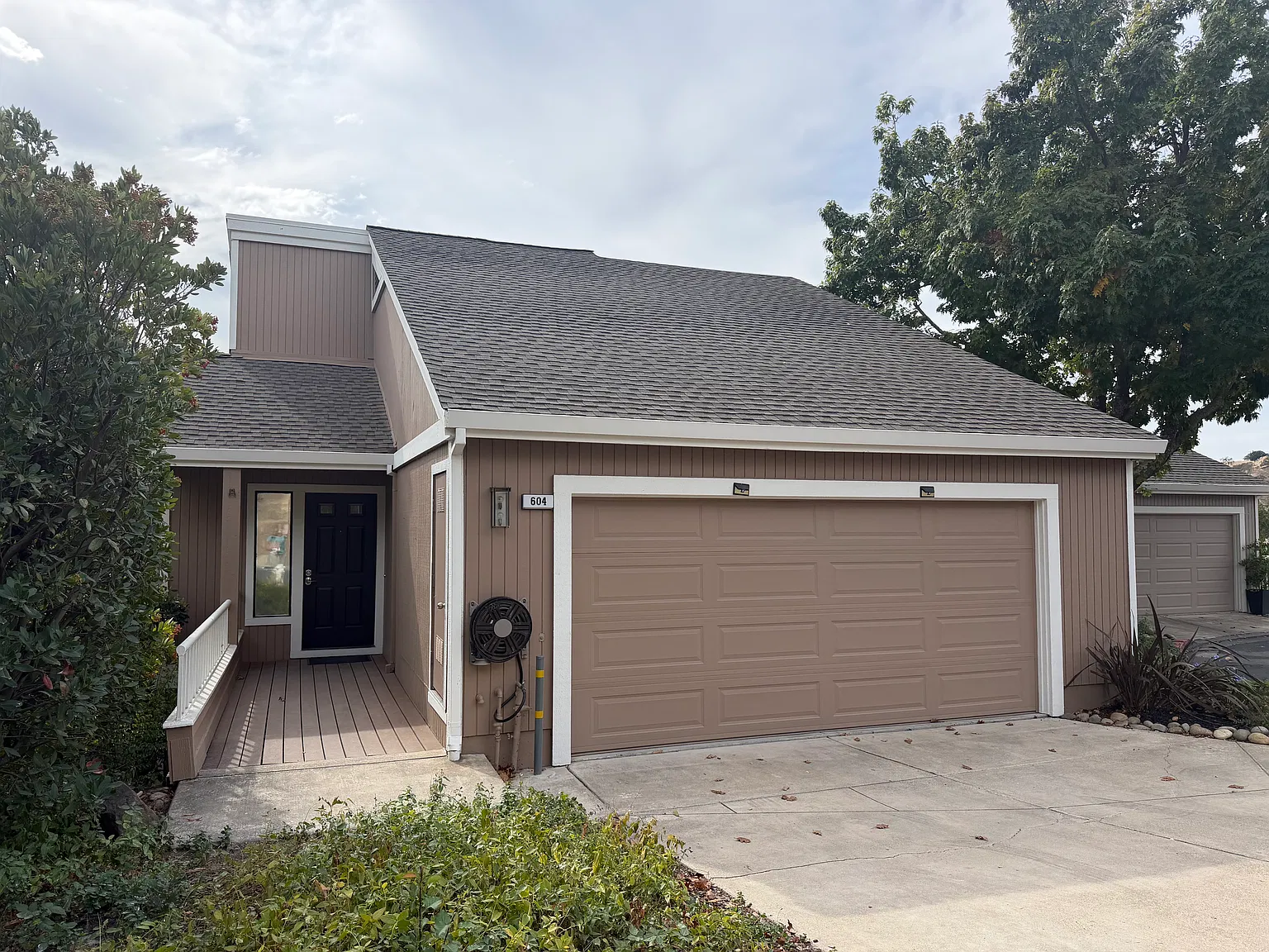 3 bed, 1700 sqft, $4,100 — Photo 1