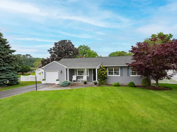 25 Jackwill Road, East Patchogue, NY 11772