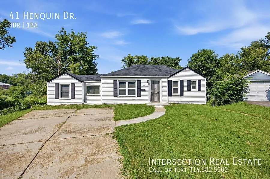 Section 8 Accepted - Charming 3 Bed/1bath Ferguson Home — Photo 3