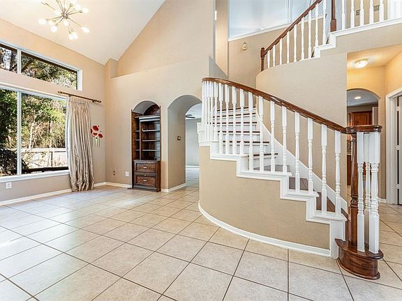 4th image of 182 N Wimberly Way