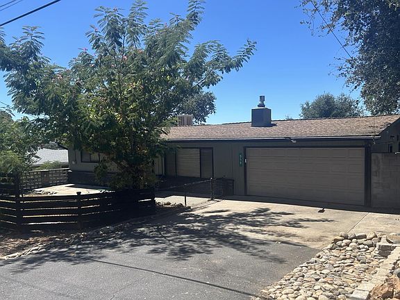 2nd image of 558 Amador Ave