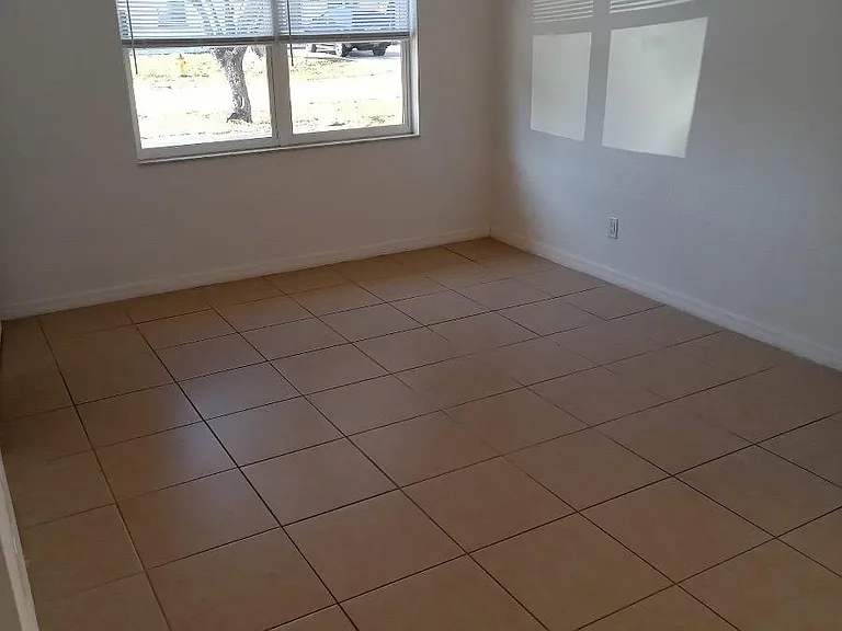 4911 York St #1 — Photo 14