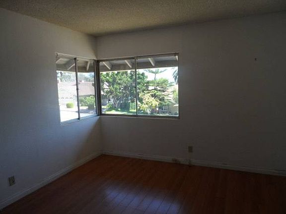 5th image of 2341 Henrietta Ave