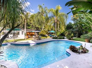 8240 SW 95th St, Miami, FL 33156