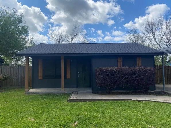 614 Erwin St, Brazoria, TX 77422